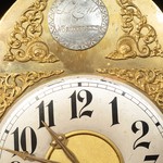 Антикварные напольные часы с боем в футляре из ореха