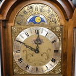 Винтажные напольные часы с боем и лунным календарем