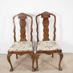 Пара антикварных стульев с фигурными спинками 1890-х гг.